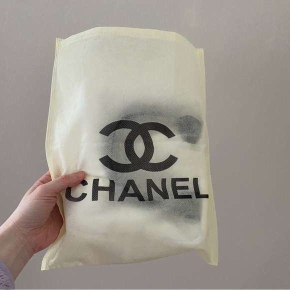 Brand New Chanel White Puffy Top Handles Beauty Makeup Cosmetic Bag - Picture 13 of 14